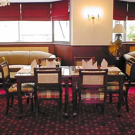 Myqsilom.Elegance Suites Bangkok